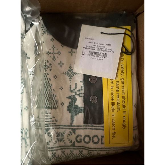 2T-Hearth & Hand with Magnolia Christmas Holidays Pajama Set - Picture 2 of 2